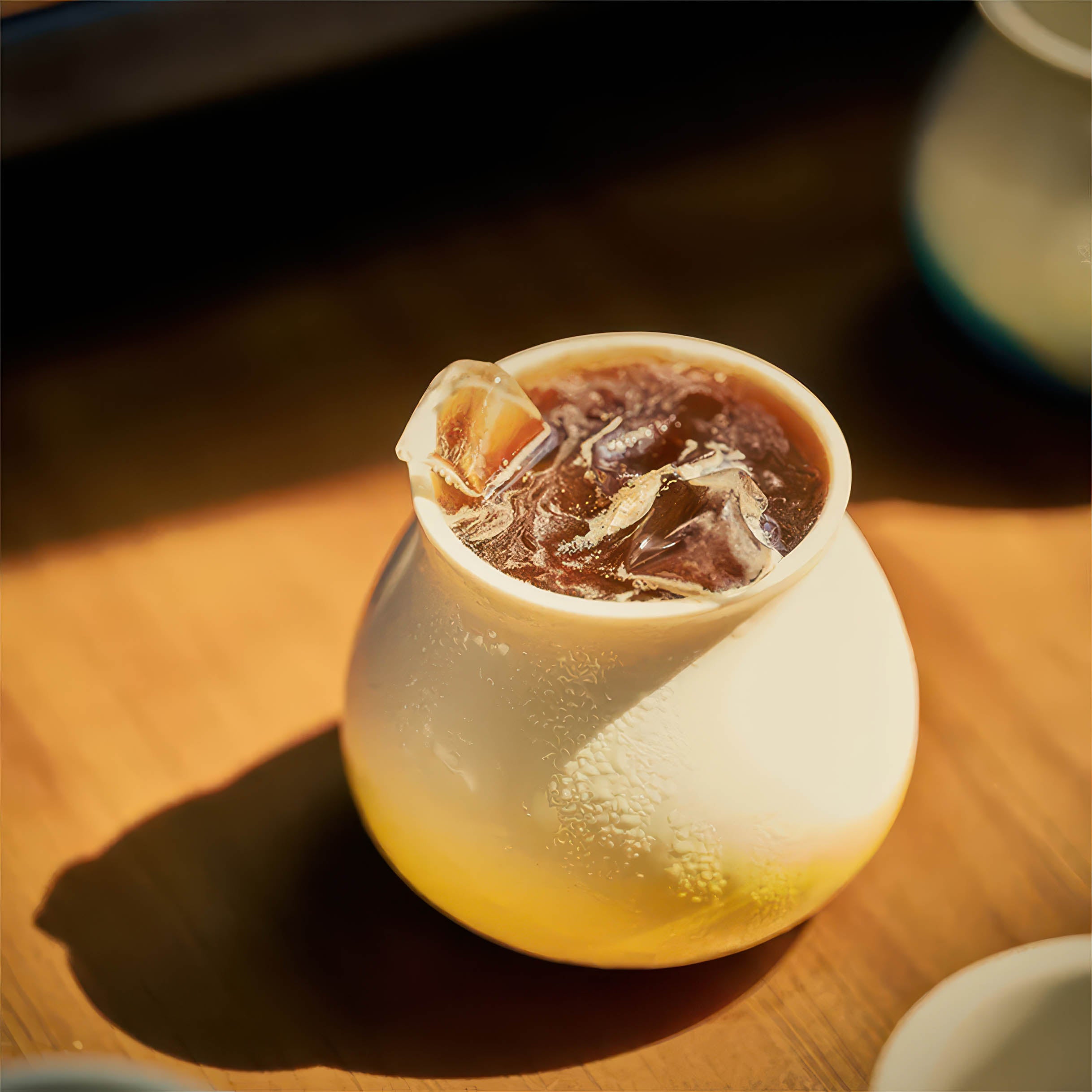 Keramiktasse mit Farbverlauf