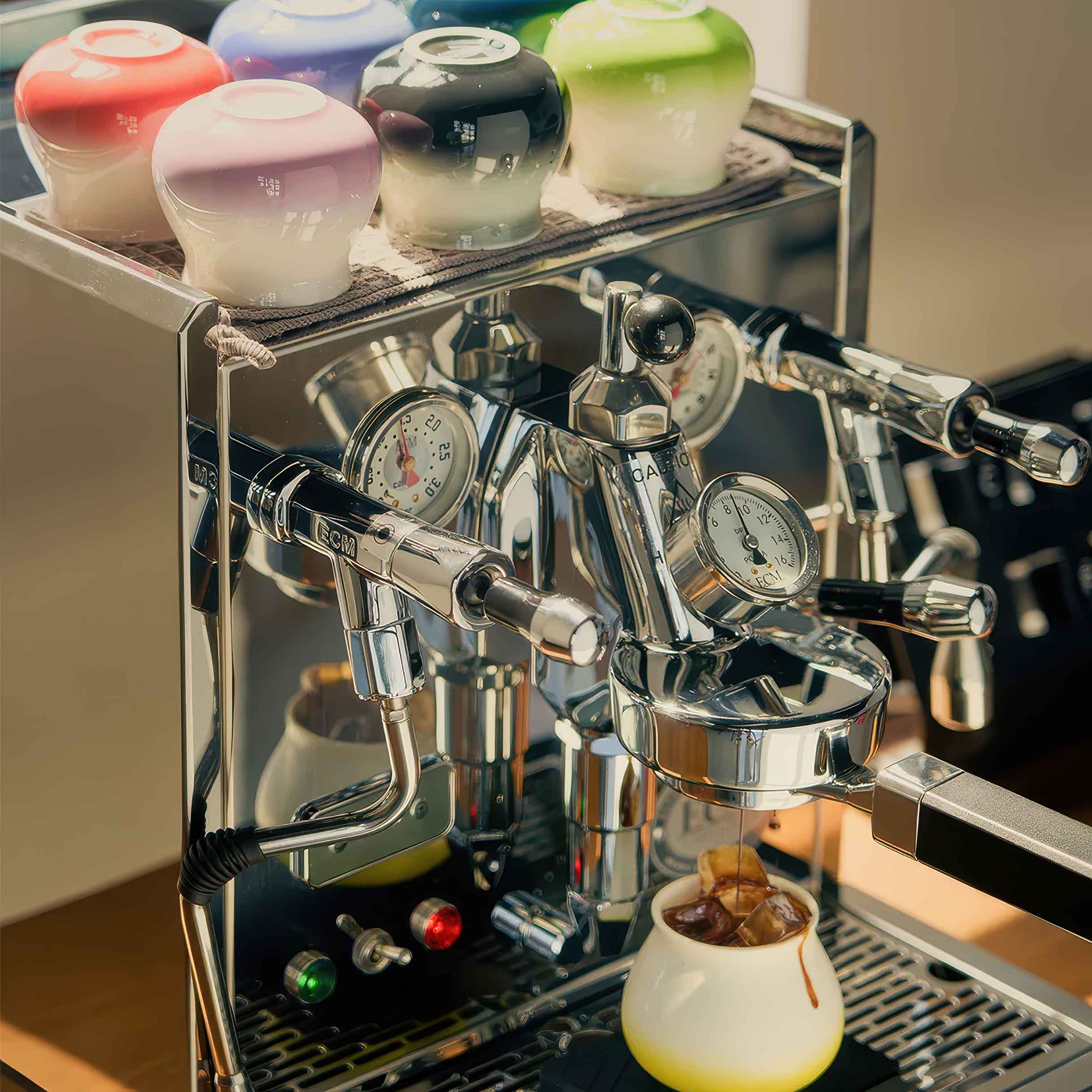 Keramiktasse mit Farbverlauf