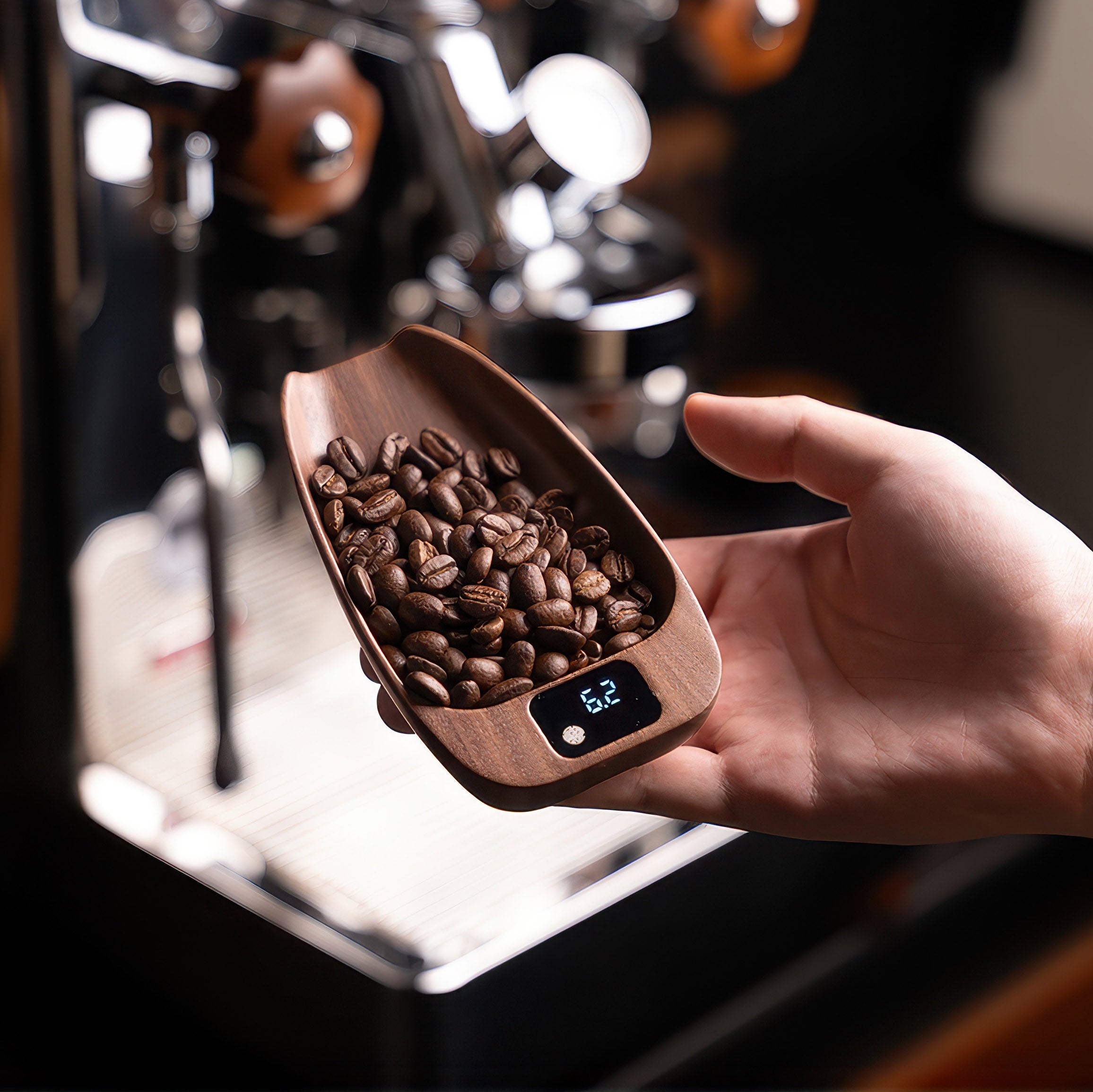 Walnut Wood Coffee Scale for Espresso - Thumbnail 2
