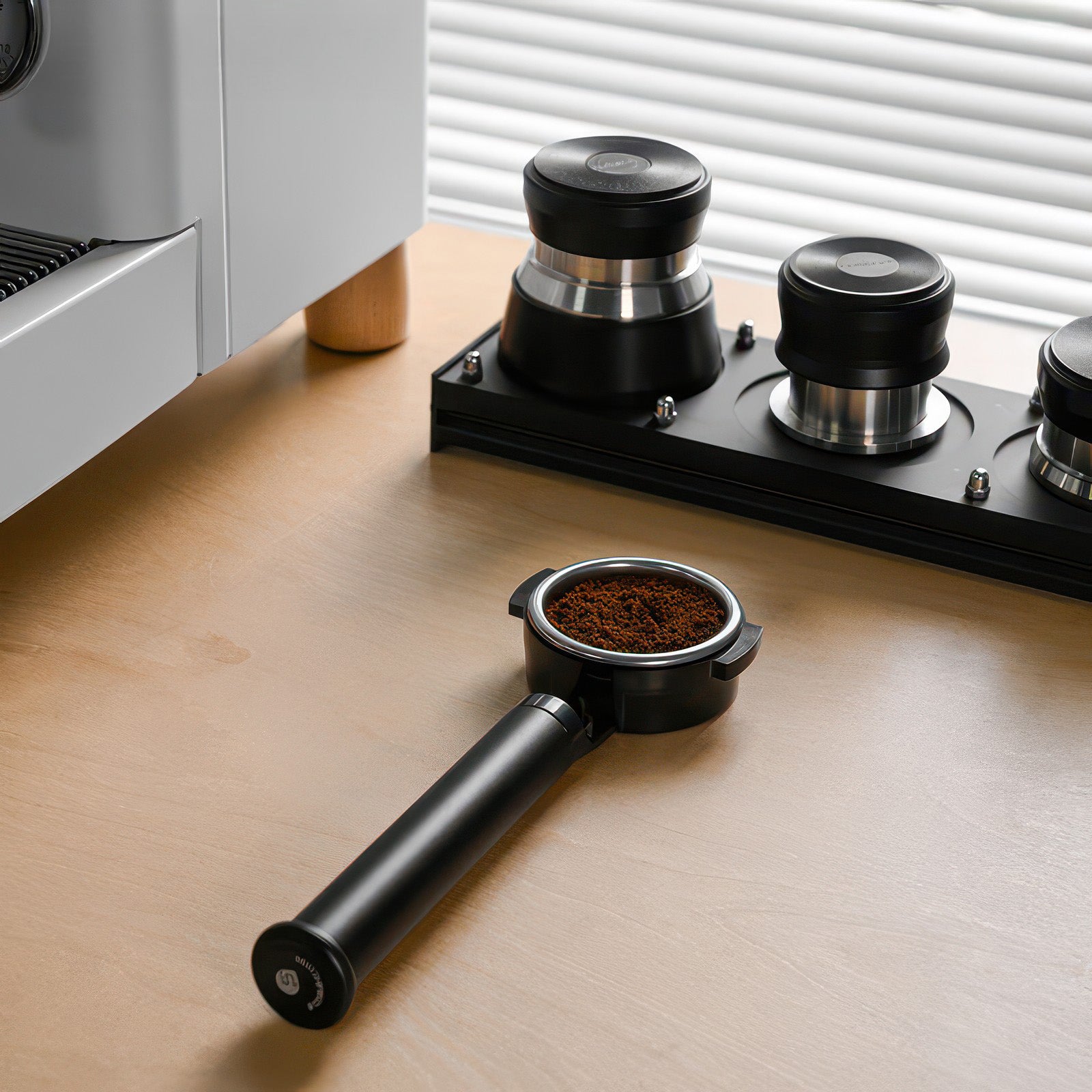 Flat Bottomless Portafilter - High-Efficiency Extraction - Thumbnail 3