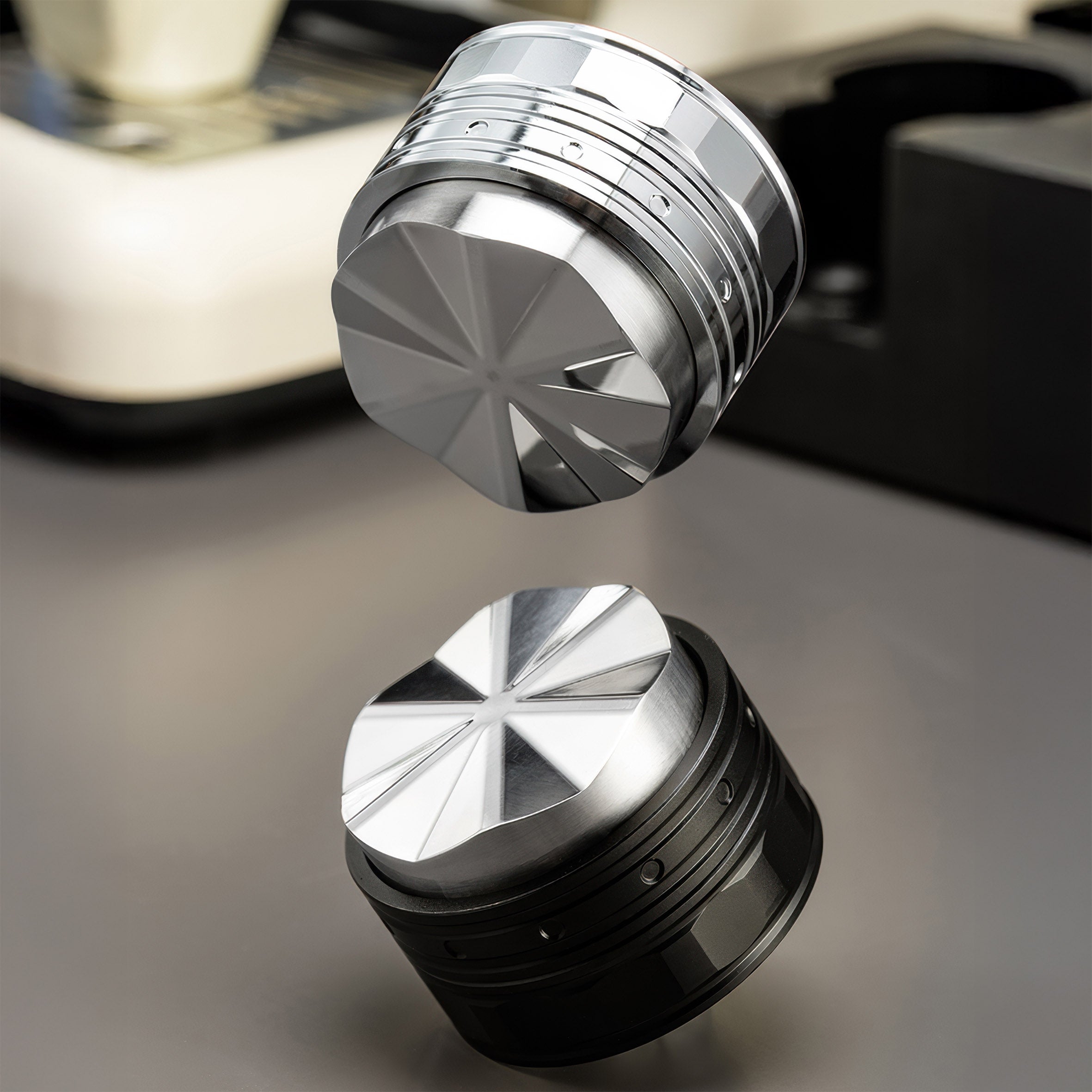 UFO Gravity Distributor - Stainless Steel Leveler - Lastaforest