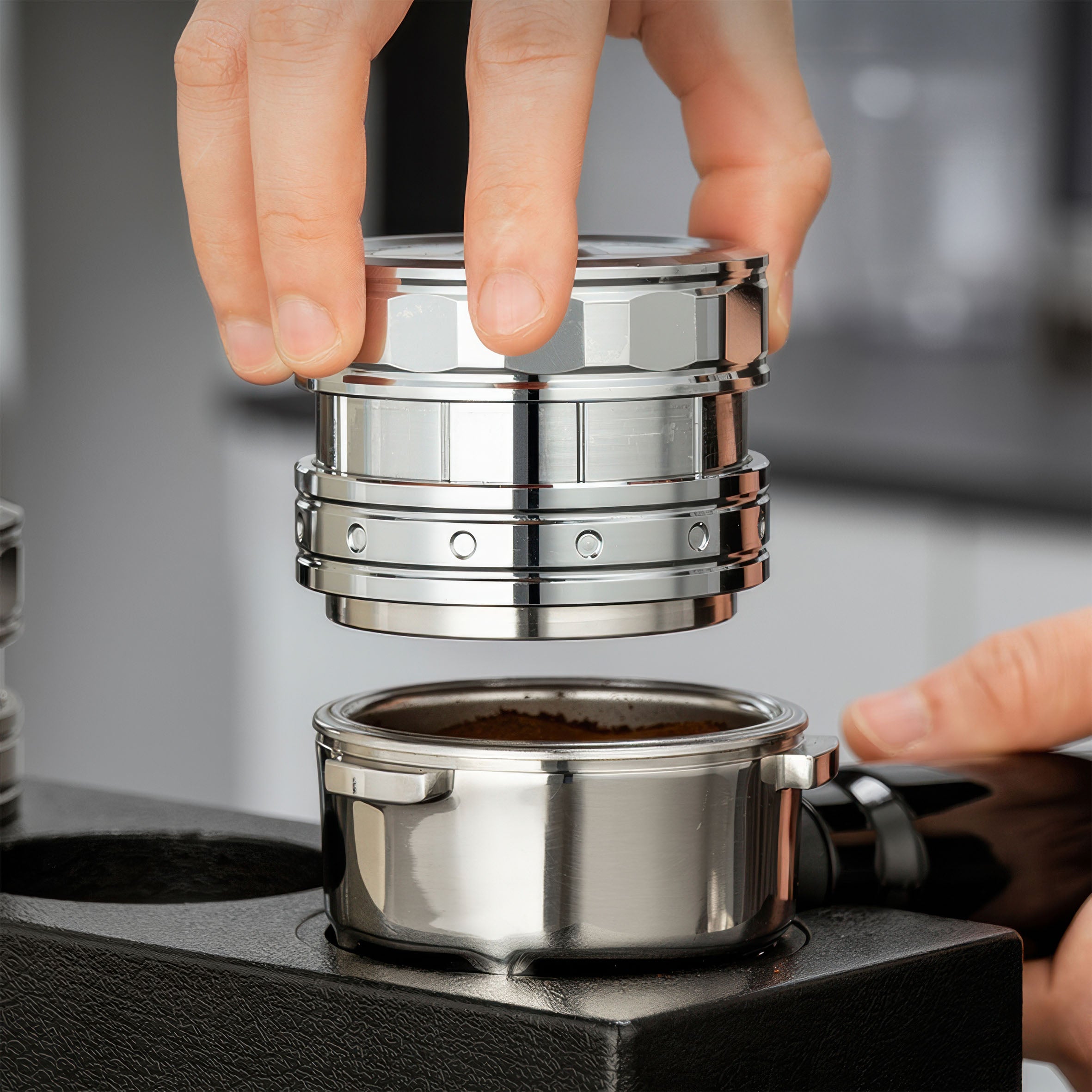 UFO Gravity Tamper with 2 Bottom Types - Lastaforest