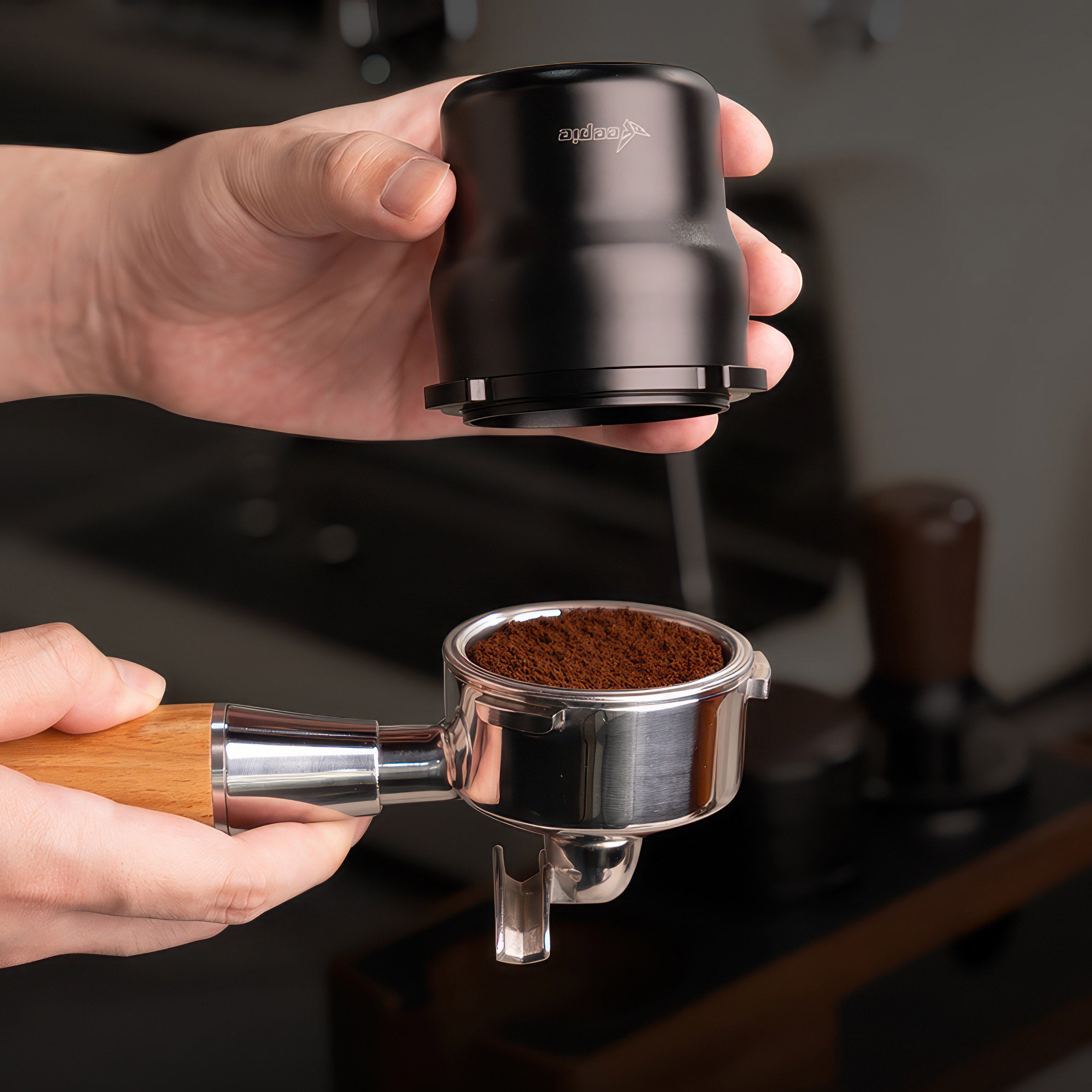 Kaffeedosierbecher mit drei Griffen, antistatisch