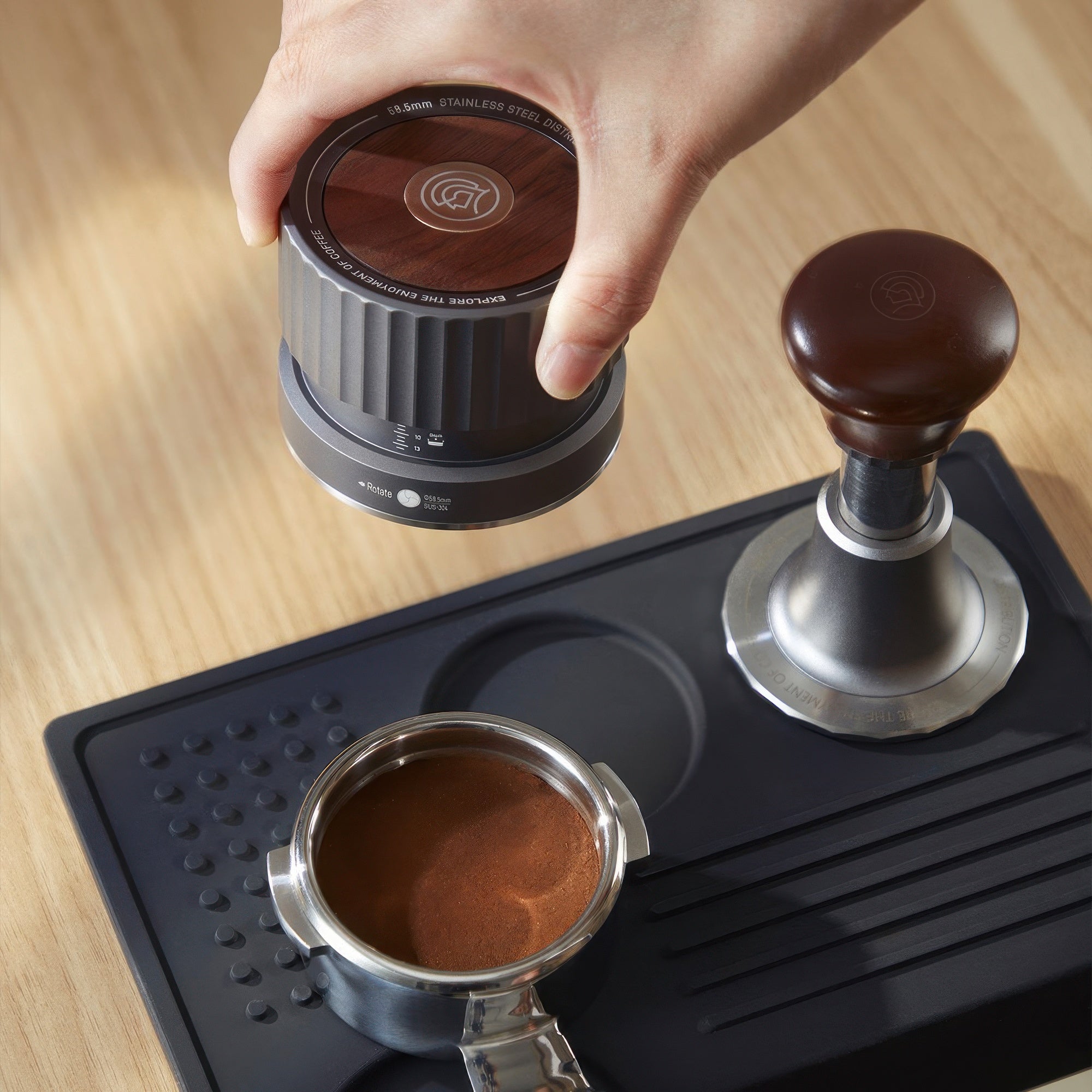 Auto-Gravity Precision Tamper & Distributor