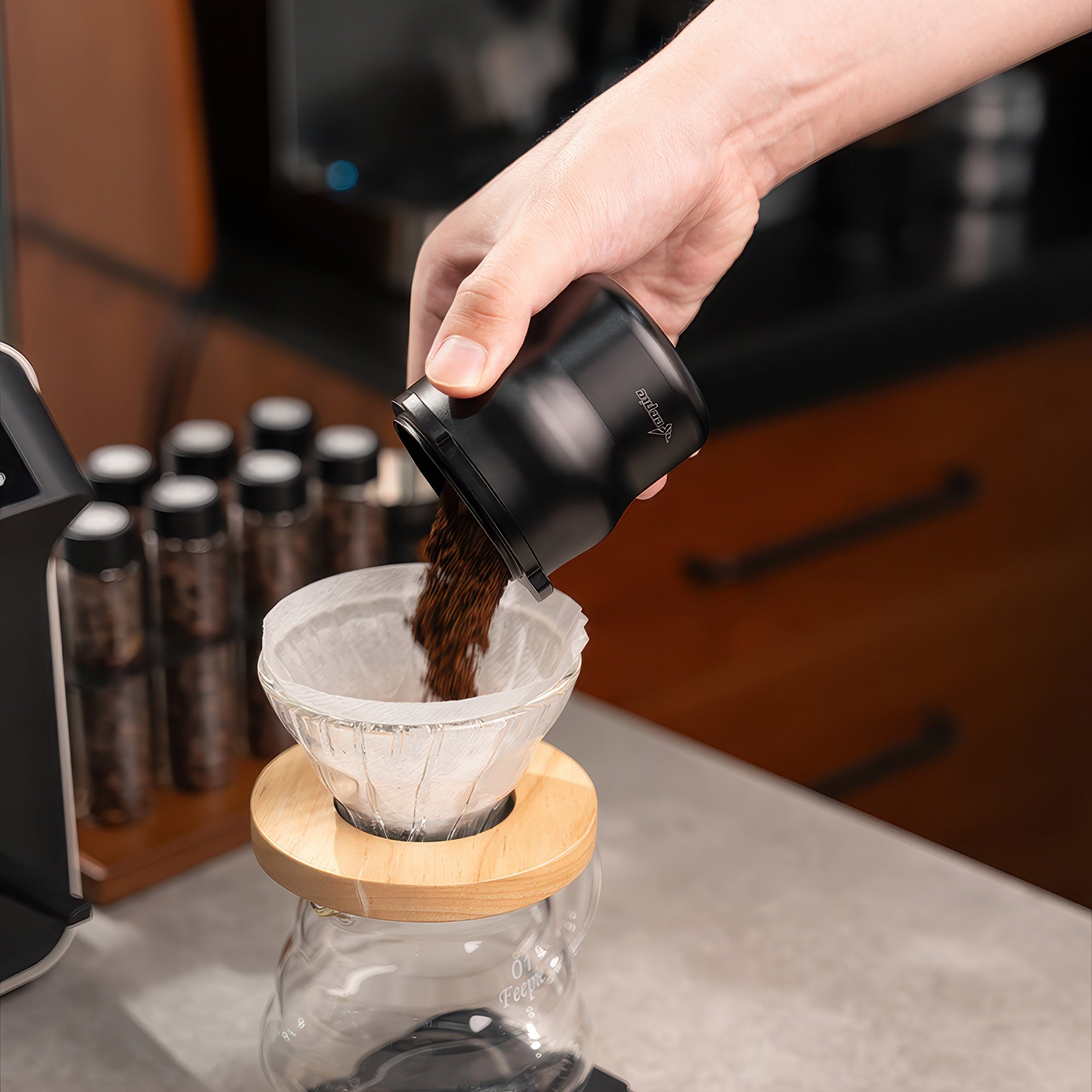 Kaffeedosierbecher mit drei Griffen, antistatisch