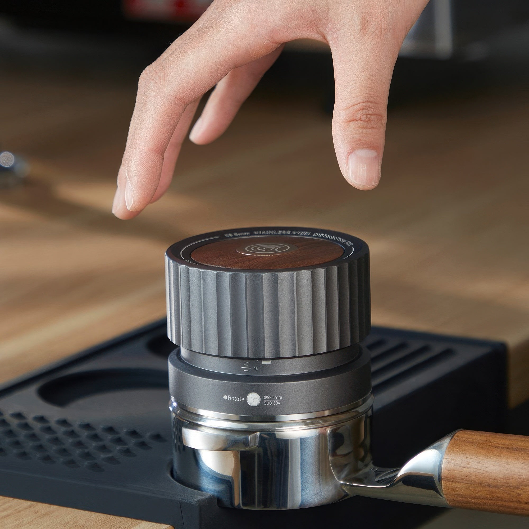 Auto-Gravity Precision Tamper & Distributor