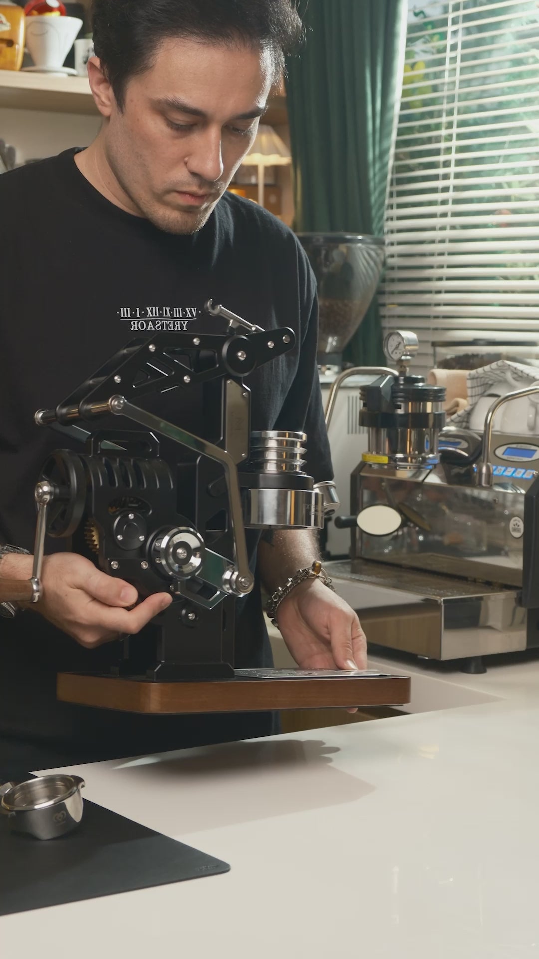 Mach M8 Hand Crank Espresso Machine - MUVNA