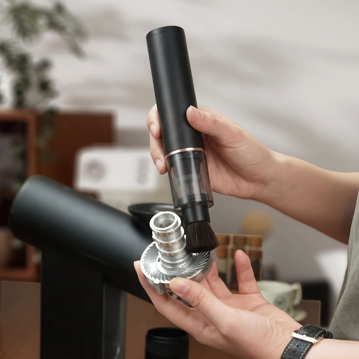 Die Barista Air Wand™ | Präzisions-2-in-1-Mahlwerk-Vakuum und Gebläse